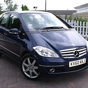 2011 60 Mercedes-Benz B180 CDI Avantgarde Auto - Mercedes-Benz of Gatwick (Photo by MB Gatwick)