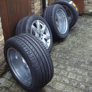 Refurbished summer wheels and four new Conti SC 5s for the SL 007